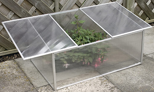 Langes Fr�hbeet aus Aluminium