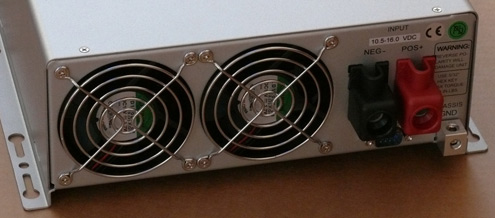 Die R�ckseite vom Sinus Wechselrichter Effekta